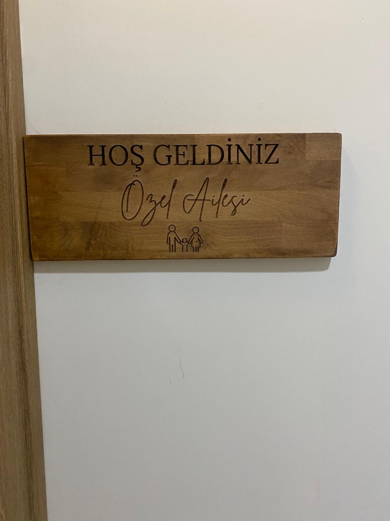 Ahşap Kapı Tabelası