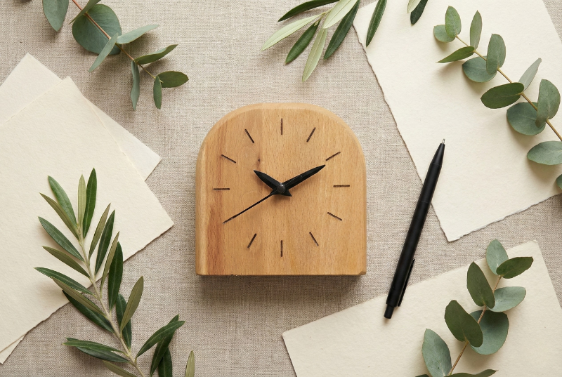 Masaüstü Saat - Flat Lay